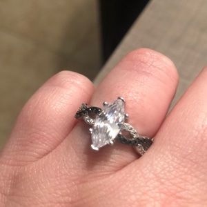 Black and white oval stone ring